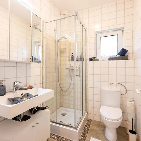 Apartament Perfekt Fuer Gruppen, Familien & Geschaeftsreisende - Naehe Bamberg & Erlangen Adelsdorf Zewnętrze zdjęcie